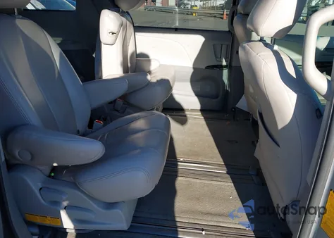 2014 Toyota Sienna Le V6 8 Passenger из США, поврежденный, VIN 5TDKK3DC1ES467764